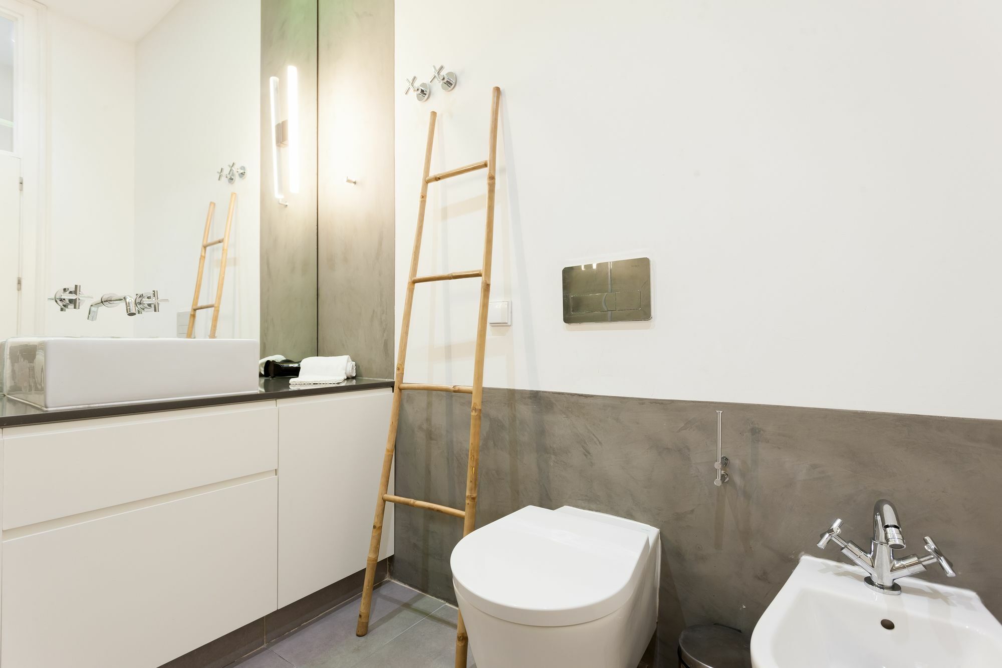 Baixa Tile Blue Two-Bedroom Apartment - By Lu Holidays Lisbon Bagian luar foto