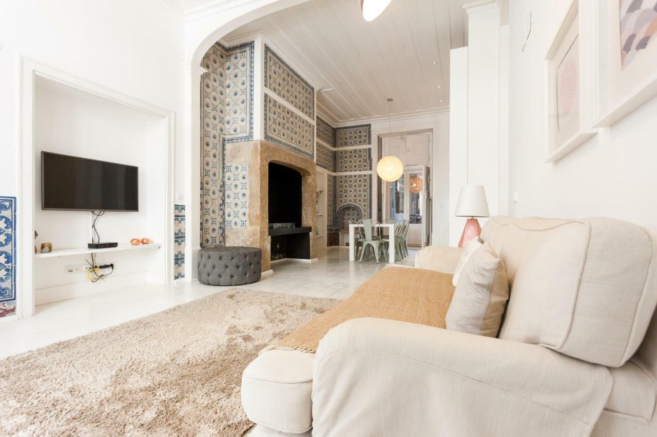 Baixa Tile Blue Two-Bedroom Apartment - By Lu Holidays Lisbon Bagian luar foto