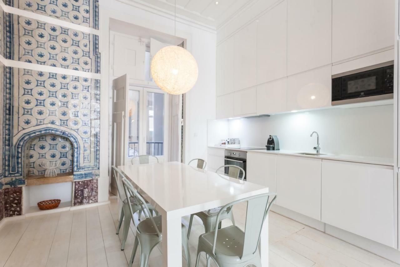 Baixa Tile Blue Two-Bedroom Apartment - By Lu Holidays Lisbon Bagian luar foto